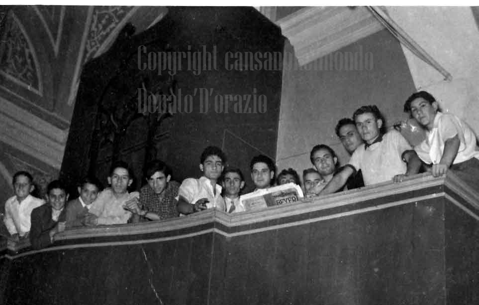 Coro della chiesa di San Salvatore 1954 -Si riconoscono  Albio, Sandro, Orlando, Franco, Carminie, Luigi, Pasquale, Don Luigi, Donato e Mendes (2)